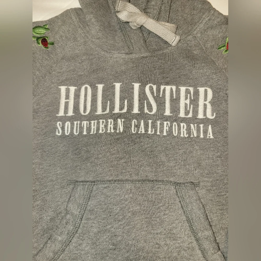 Hollister Southern California Gray1 Cropped Hoodie Embroidered‎ Roses Sz Small